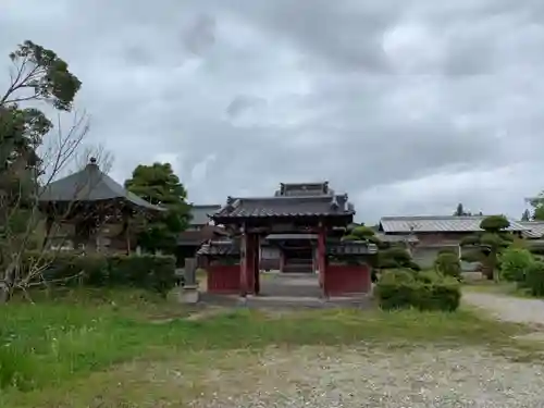 円隆寺の山門