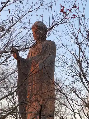 東本願寺本廟 牛久浄苑（牛久大仏）の仏像