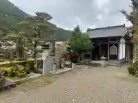 大義院の{uncategorized: "未分類", other: "その他", undefined: "問題あり", building: "その他建物", grave: "お墓", sacred_gate: "鳥居", guardian: "狛犬", statue: "像", buddha: "仏像", history: "歴史", nature: "自然", garden: "庭園", animal: "動物", pagoda: "塔", temizu: "手水舎", mountain_gate: "山門・神門", sanctuary: "本殿・本堂", subordinate: "末社・摂社", art: "芸術", scenery: "景色", jizo: "地蔵", ema: "絵馬", goshuin: "御朱印", omikuji: "おみくじ", items: "授与品その他", amulet: "お守り", goshuincho: "御朱印帳", eats: "食事", festival: "お祭り", votive_dance: "神楽", shichigosan: "七五三参", wedding: "結婚式", experience: "体験その他", initially: "初詣", around: "周辺", anti_infection: "感染症対策"}