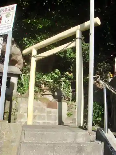 諏訪神社＜元宮＞の鳥居