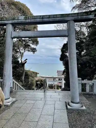大洗磯前神社の{uncategorized: "未分類", other: "その他", undefined: "問題あり", building: "その他建物", grave: "お墓", sacred_gate: "鳥居", guardian: "狛犬", statue: "像", buddha: "仏像", history: "歴史", nature: "自然", garden: "庭園", animal: "動物", pagoda: "塔", temizu: "手水舎", mountain_gate: "山門・神門", sanctuary: "本殿・本堂", subordinate: "末社・摂社", art: "芸術", scenery: "景色", jizo: "地蔵", ema: "絵馬", goshuin: "御朱印", omikuji: "おみくじ", items: "授与品その他", amulet: "お守り", goshuincho: "御朱印帳", eats: "食事", festival: "お祭り", votive_dance: "神楽", shichigosan: "七五三参", wedding: "結婚式", experience: "体験その他", initially: "初詣", around: "周辺", anti_infection: "感染症対策"}