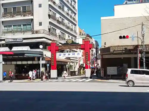 成田山深川不動堂（新勝寺東京別院）の山門