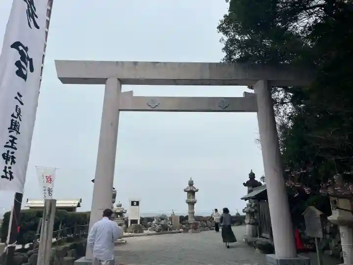 二見興玉神社の{uncategorized: "未分類", other: "その他", undefined: "問題あり", building: "その他建物", grave: "お墓", sacred_gate: "鳥居", guardian: "狛犬", statue: "像", buddha: "仏像", history: "歴史", nature: "自然", garden: "庭園", animal: "動物", pagoda: "塔", temizu: "手水舎", mountain_gate: "山門・神門", sanctuary: "本殿・本堂", subordinate: "末社・摂社", art: "芸術", scenery: "景色", jizo: "地蔵", ema: "絵馬", goshuin: "御朱印", omikuji: "おみくじ", items: "授与品その他", amulet: "お守り", goshuincho: "御朱印帳", eats: "食事", festival: "お祭り", votive_dance: "神楽", shichigosan: "七五三参", wedding: "結婚式", experience: "体験その他", initially: "初詣", around: "周辺", anti_infection: "感染症対策"}