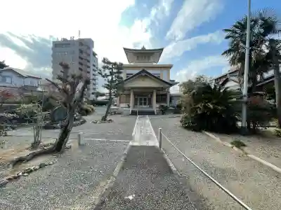 圓徳寺の{uncategorized: "未分類", other: "その他", undefined: "問題あり", building: "その他建物", grave: "お墓", sacred_gate: "鳥居", guardian: "狛犬", statue: "像", buddha: "仏像", history: "歴史", nature: "自然", garden: "庭園", animal: "動物", pagoda: "塔", temizu: "手水舎", mountain_gate: "山門・神門", sanctuary: "本殿・本堂", subordinate: "末社・摂社", art: "芸術", scenery: "景色", jizo: "地蔵", ema: "絵馬", goshuin: "御朱印", omikuji: "おみくじ", items: "授与品その他", amulet: "お守り", goshuincho: "御朱印帳", eats: "食事", festival: "お祭り", votive_dance: "神楽", shichigosan: "七五三参", wedding: "結婚式", experience: "体験その他", initially: "初詣", around: "周辺", anti_infection: "感染症対策"}