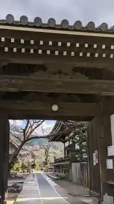 橘寺の山門・神門