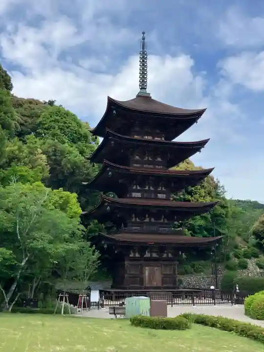 瑠璃光寺の{uncategorized: "未分類", other: "その他", undefined: "問題あり", building: "その他建物", grave: "お墓", sacred_gate: "鳥居", guardian: "狛犬", statue: "像", buddha: "仏像", history: "歴史", nature: "自然", garden: "庭園", animal: "動物", pagoda: "塔", temizu: "手水舎", mountain_gate: "山門・神門", sanctuary: "本殿・本堂", subordinate: "末社・摂社", art: "芸術", scenery: "景色", jizo: "地蔵", ema: "絵馬", goshuin: "御朱印", omikuji: "おみくじ", items: "授与品その他", amulet: "お守り", goshuincho: "御朱印帳", eats: "食事", festival: "お祭り", votive_dance: "神楽", shichigosan: "七五三参", wedding: "結婚式", experience: "体験その他", initially: "初詣", around: "周辺", anti_infection: "感染症対策"}