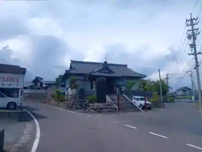 光照寺の{uncategorized: "未分類", other: "その他", undefined: "問題あり", building: "その他建物", grave: "お墓", sacred_gate: "鳥居", guardian: "狛犬", statue: "像", buddha: "仏像", history: "歴史", nature: "自然", garden: "庭園", animal: "動物", pagoda: "塔", temizu: "手水舎", mountain_gate: "山門・神門", sanctuary: "本殿・本堂", subordinate: "末社・摂社", art: "芸術", scenery: "景色", jizo: "地蔵", ema: "絵馬", goshuin: "御朱印", omikuji: "おみくじ", items: "授与品その他", amulet: "お守り", goshuincho: "御朱印帳", eats: "食事", festival: "お祭り", votive_dance: "神楽", shichigosan: "七五三参", wedding: "結婚式", experience: "体験その他", initially: "初詣", around: "周辺", anti_infection: "感染症対策"}