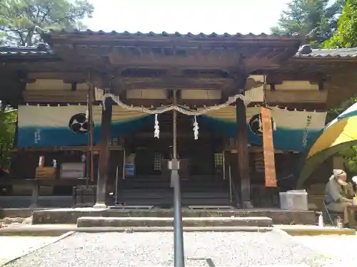 青江神社の本殿