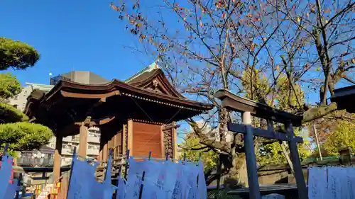 成田山深川不動堂（新勝寺東京別院）の鳥居