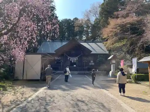 神明社の本殿