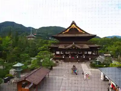 善光寺の本殿・本堂