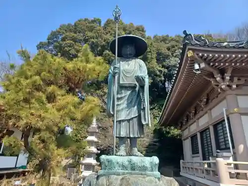 雲性寺の像