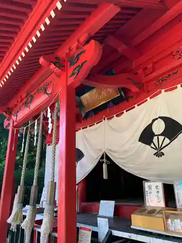 御座石神社の本殿