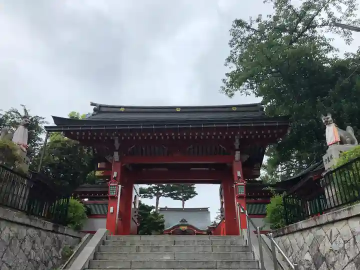 東伏見稲荷神社の山門・神門