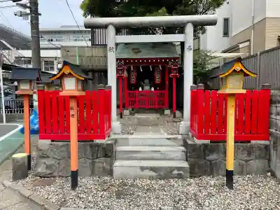 馬場子育稲荷神社の{uncategorized: "未分類", other: "その他", undefined: "問題あり", building: "その他建物", grave: "お墓", sacred_gate: "鳥居", guardian: "狛犬", statue: "像", buddha: "仏像", history: "歴史", nature: "自然", garden: "庭園", animal: "動物", pagoda: "塔", temizu: "手水舎", mountain_gate: "山門・神門", sanctuary: "本殿・本堂", subordinate: "末社・摂社", art: "芸術", scenery: "景色", jizo: "地蔵", ema: "絵馬", goshuin: "御朱印", omikuji: "おみくじ", items: "授与品その他", amulet: "お守り", goshuincho: "御朱印帳", eats: "食事", festival: "お祭り", votive_dance: "神楽", shichigosan: "七五三参", wedding: "結婚式", experience: "体験その他", initially: "初詣", around: "周辺", anti_infection: "感染症対策"}