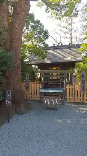 伊勢山皇大神宮の末社・摂社