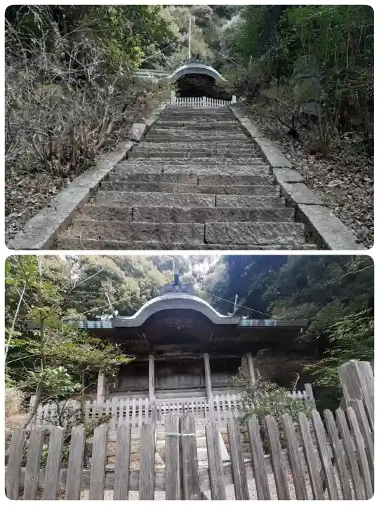 磐船大神社の{uncategorized: "未分類", other: "その他", undefined: "問題あり", building: "その他建物", grave: "お墓", sacred_gate: "鳥居", guardian: "狛犬", statue: "像", buddha: "仏像", history: "歴史", nature: "自然", garden: "庭園", animal: "動物", pagoda: "塔", temizu: "手水舎", mountain_gate: "山門・神門", sanctuary: "本殿・本堂", subordinate: "末社・摂社", art: "芸術", scenery: "景色", jizo: "地蔵", ema: "絵馬", goshuin: "御朱印", omikuji: "おみくじ", items: "授与品その他", amulet: "お守り", goshuincho: "御朱印帳", eats: "食事", festival: "お祭り", votive_dance: "神楽", shichigosan: "七五三参", wedding: "結婚式", experience: "体験その他", initially: "初詣", around: "周辺", anti_infection: "感染症対策"}