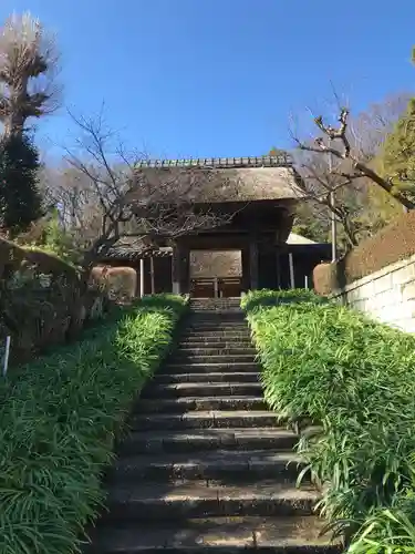 横浜　西方寺の山門・神門