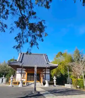 本盛寺の{uncategorized: "未分類", other: "その他", undefined: "問題あり", building: "その他建物", grave: "お墓", sacred_gate: "鳥居", guardian: "狛犬", statue: "像", buddha: "仏像", history: "歴史", nature: "自然", garden: "庭園", animal: "動物", pagoda: "塔", temizu: "手水舎", mountain_gate: "山門・神門", sanctuary: "本殿・本堂", subordinate: "末社・摂社", art: "芸術", scenery: "景色", jizo: "地蔵", ema: "絵馬", goshuin: "御朱印", omikuji: "おみくじ", items: "授与品その他", amulet: "お守り", goshuincho: "御朱印帳", eats: "食事", festival: "お祭り", votive_dance: "神楽", shichigosan: "七五三参", wedding: "結婚式", experience: "体験その他", initially: "初詣", around: "周辺", anti_infection: "感染症対策"}