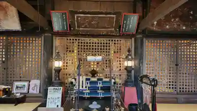 石行寺の本殿・本堂