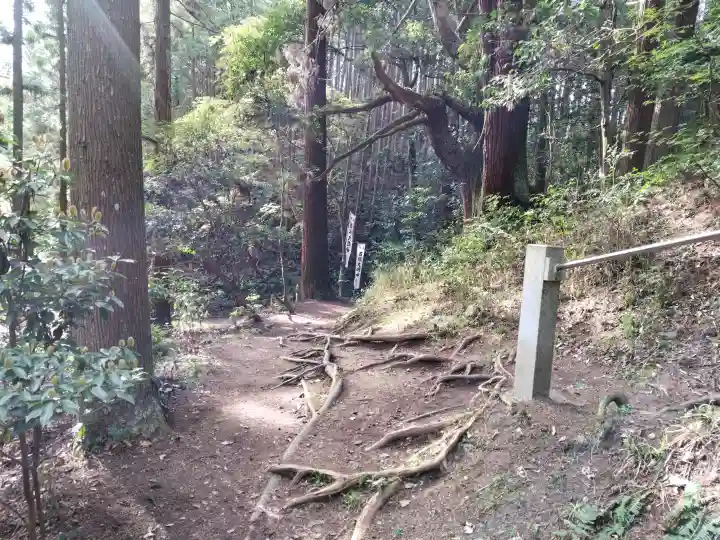 首塚大明神の{uncategorized: "未分類", other: "その他", undefined: "問題あり", building: "その他建物", grave: "お墓", sacred_gate: "鳥居", guardian: "狛犬", statue: "像", buddha: "仏像", history: "歴史", nature: "自然", garden: "庭園", animal: "動物", pagoda: "塔", temizu: "手水舎", mountain_gate: "山門・神門", sanctuary: "本殿・本堂", subordinate: "末社・摂社", art: "芸術", scenery: "景色", jizo: "地蔵", ema: "絵馬", goshuin: "御朱印", omikuji: "おみくじ", items: "授与品その他", amulet: "お守り", goshuincho: "御朱印帳", eats: "食事", festival: "お祭り", votive_dance: "神楽", shichigosan: "七五三参", wedding: "結婚式", experience: "体験その他", initially: "初詣", around: "周辺", anti_infection: "感染症対策"}
