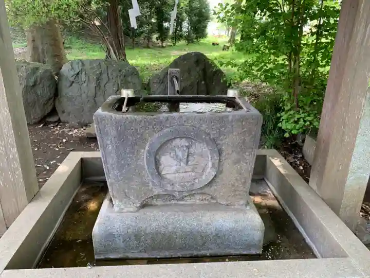 上下諏訪神社の手水舎