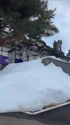鹿部稲荷神社の{uncategorized: "未分類", other: "その他", undefined: "問題あり", building: "その他建物", grave: "お墓", sacred_gate: "鳥居", guardian: "狛犬", statue: "像", buddha: "仏像", history: "歴史", nature: "自然", garden: "庭園", animal: "動物", pagoda: "塔", temizu: "手水舎", mountain_gate: "山門・神門", sanctuary: "本殿・本堂", subordinate: "末社・摂社", art: "芸術", scenery: "景色", jizo: "地蔵", ema: "絵馬", goshuin: "御朱印", omikuji: "おみくじ", items: "授与品その他", amulet: "お守り", goshuincho: "御朱印帳", eats: "食事", festival: "お祭り", votive_dance: "神楽", shichigosan: "七五三参", wedding: "結婚式", experience: "体験その他", initially: "初詣", around: "周辺", anti_infection: "感染症対策"}