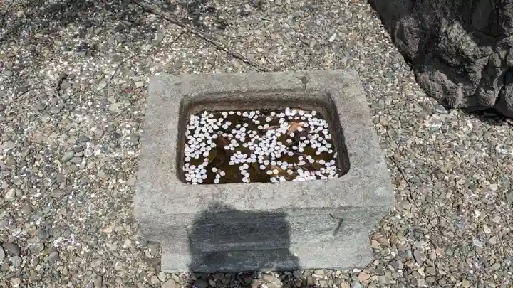 六角堂(深山峠新四国八十八ヶ所霊場)の手水舎