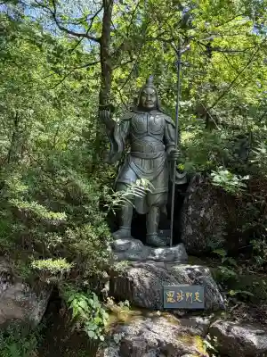 榛名神社の{uncategorized: "未分類", other: "その他", undefined: "問題あり", building: "その他建物", grave: "お墓", sacred_gate: "鳥居", guardian: "狛犬", statue: "像", buddha: "仏像", history: "歴史", nature: "自然", garden: "庭園", animal: "動物", pagoda: "塔", temizu: "手水舎", mountain_gate: "山門・神門", sanctuary: "本殿・本堂", subordinate: "末社・摂社", art: "芸術", scenery: "景色", jizo: "地蔵", ema: "絵馬", goshuin: "御朱印", omikuji: "おみくじ", items: "授与品その他", amulet: "お守り", goshuincho: "御朱印帳", eats: "食事", festival: "お祭り", votive_dance: "神楽", shichigosan: "七五三参", wedding: "結婚式", experience: "体験その他", initially: "初詣", around: "周辺", anti_infection: "感染症対策"}