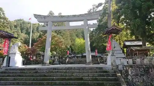 飛騨一宮水無神社の鳥居