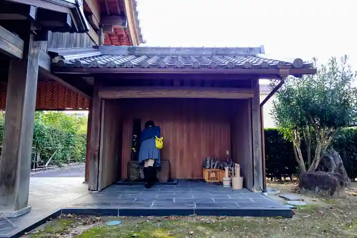 竜昌寺草庵の手水舎