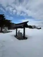平岸神社の{uncategorized: "未分類", other: "その他", undefined: "問題あり", building: "その他建物", grave: "お墓", sacred_gate: "鳥居", guardian: "狛犬", statue: "像", buddha: "仏像", history: "歴史", nature: "自然", garden: "庭園", animal: "動物", pagoda: "塔", temizu: "手水舎", mountain_gate: "山門・神門", sanctuary: "本殿・本堂", subordinate: "末社・摂社", art: "芸術", scenery: "景色", jizo: "地蔵", ema: "絵馬", goshuin: "御朱印", omikuji: "おみくじ", items: "授与品その他", amulet: "お守り", goshuincho: "御朱印帳", eats: "食事", festival: "お祭り", votive_dance: "神楽", shichigosan: "七五三参", wedding: "結婚式", experience: "体験その他", initially: "初詣", around: "周辺", anti_infection: "感染症対策"}