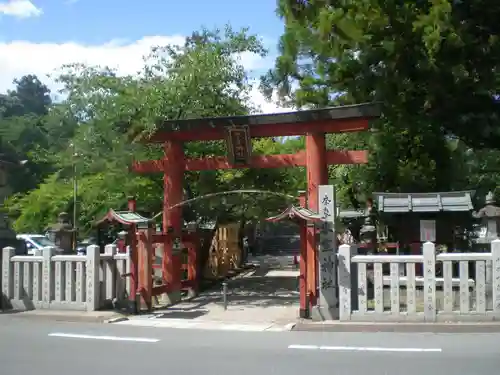 氷室神社の鳥居