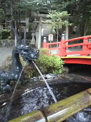 天河大辨財天社の手水舎