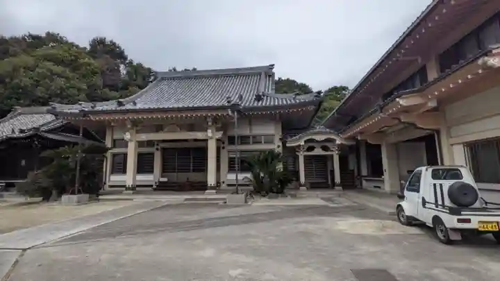 安楽寺の本殿・本堂