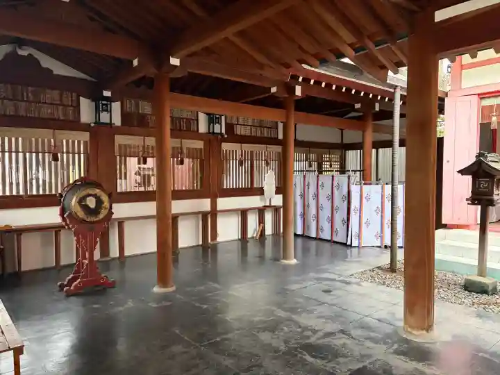 筒井八幡神社の{uncategorized: "未分類", other: "その他", undefined: "問題あり", building: "その他建物", grave: "お墓", sacred_gate: "鳥居", guardian: "狛犬", statue: "像", buddha: "仏像", history: "歴史", nature: "自然", garden: "庭園", animal: "動物", pagoda: "塔", temizu: "手水舎", mountain_gate: "山門・神門", sanctuary: "本殿・本堂", subordinate: "末社・摂社", art: "芸術", scenery: "景色", jizo: "地蔵", ema: "絵馬", goshuin: "御朱印", omikuji: "おみくじ", items: "授与品その他", amulet: "お守り", goshuincho: "御朱印帳", eats: "食事", festival: "お祭り", votive_dance: "神楽", shichigosan: "七五三参", wedding: "結婚式", experience: "体験その他", initially: "初詣", around: "周辺", anti_infection: "感染症対策"}