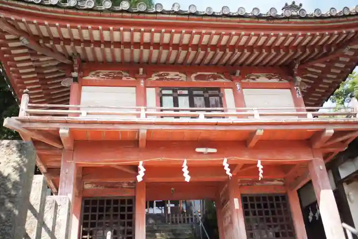 若宮八幡宮の山門・神門