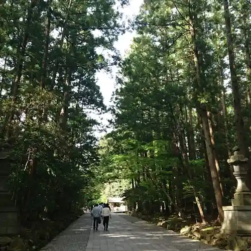 彌彦神社の建物その他