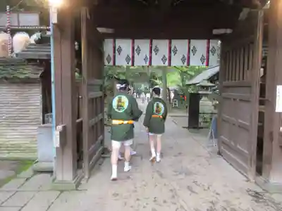 赤坂氷川神社の山門・神門