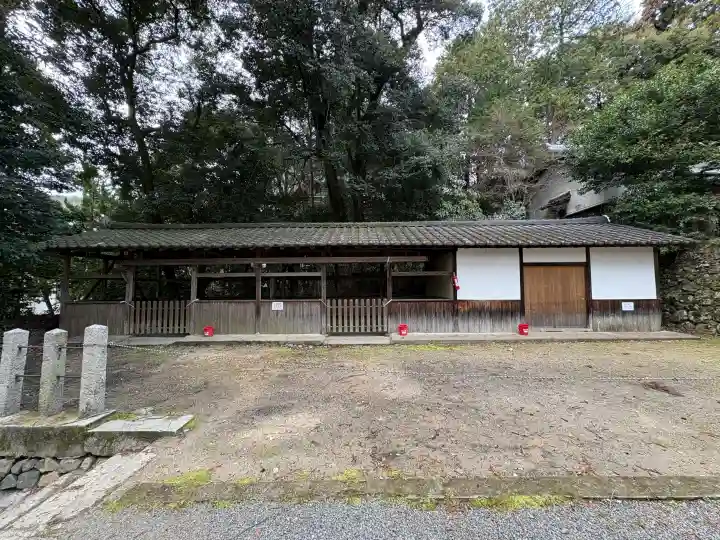 石座神社の{uncategorized: "未分類", other: "その他", undefined: "問題あり", building: "その他建物", grave: "お墓", sacred_gate: "鳥居", guardian: "狛犬", statue: "像", buddha: "仏像", history: "歴史", nature: "自然", garden: "庭園", animal: "動物", pagoda: "塔", temizu: "手水舎", mountain_gate: "山門・神門", sanctuary: "本殿・本堂", subordinate: "末社・摂社", art: "芸術", scenery: "景色", jizo: "地蔵", ema: "絵馬", goshuin: "御朱印", omikuji: "おみくじ", items: "授与品その他", amulet: "お守り", goshuincho: "御朱印帳", eats: "食事", festival: "お祭り", votive_dance: "神楽", shichigosan: "七五三参", wedding: "結婚式", experience: "体験その他", initially: "初詣", around: "周辺", anti_infection: "感染症対策"}