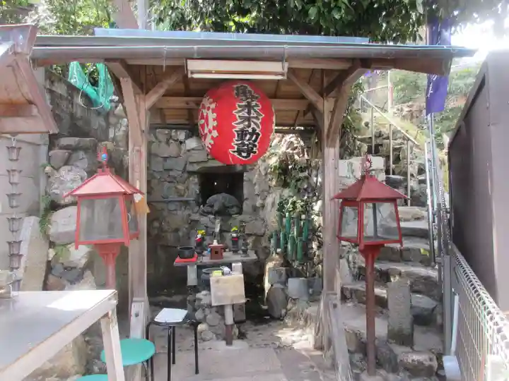 亀の水不動尊・梅香庵(木食寺)跡(京都府)