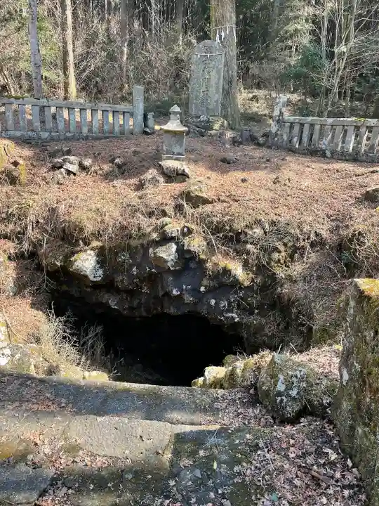 人穴浅間神社(静岡県)