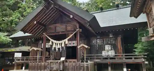 神明社の本殿