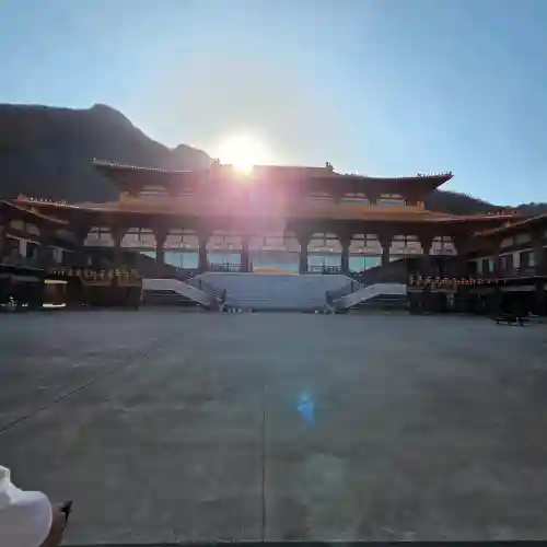 佛光山法水寺の{uncategorized: "未分類", other: "その他", undefined: "問題あり", building: "その他建物", grave: "お墓", sacred_gate: "鳥居", guardian: "狛犬", statue: "像", buddha: "仏像", history: "歴史", nature: "自然", garden: "庭園", animal: "動物", pagoda: "塔", temizu: "手水舎", mountain_gate: "山門・神門", sanctuary: "本殿・本堂", subordinate: "末社・摂社", art: "芸術", scenery: "景色", jizo: "地蔵", ema: "絵馬", goshuin: "御朱印", omikuji: "おみくじ", items: "授与品その他", amulet: "お守り", goshuincho: "御朱印帳", eats: "食事", festival: "お祭り", votive_dance: "神楽", shichigosan: "七五三参", wedding: "結婚式", experience: "体験その他", initially: "初詣", around: "周辺", anti_infection: "感染症対策"}