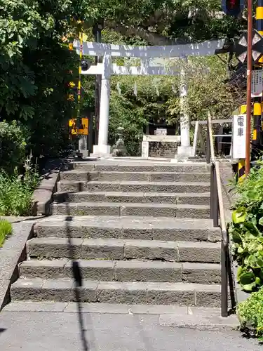 御霊神社の鳥居