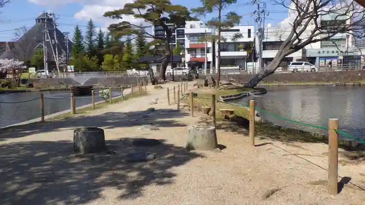 麓山弁財天の鳥居