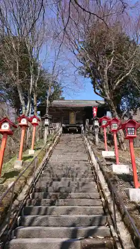 碓氷峠熊野神社の{uncategorized: "未分類", other: "その他", undefined: "問題あり", building: "その他建物", grave: "お墓", sacred_gate: "鳥居", guardian: "狛犬", statue: "像", buddha: "仏像", history: "歴史", nature: "自然", garden: "庭園", animal: "動物", pagoda: "塔", temizu: "手水舎", mountain_gate: "山門・神門", sanctuary: "本殿・本堂", subordinate: "末社・摂社", art: "芸術", scenery: "景色", jizo: "地蔵", ema: "絵馬", goshuin: "御朱印", omikuji: "おみくじ", items: "授与品その他", amulet: "お守り", goshuincho: "御朱印帳", eats: "食事", festival: "お祭り", votive_dance: "神楽", shichigosan: "七五三参", wedding: "結婚式", experience: "体験その他", initially: "初詣", around: "周辺", anti_infection: "感染症対策"}