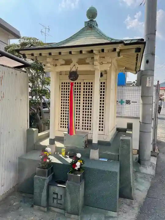 地蔵尊(本山北町6)の本殿・本堂