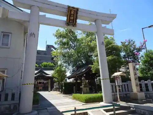 産土神社の鳥居