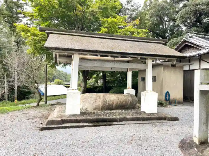 春日神社の手水舎